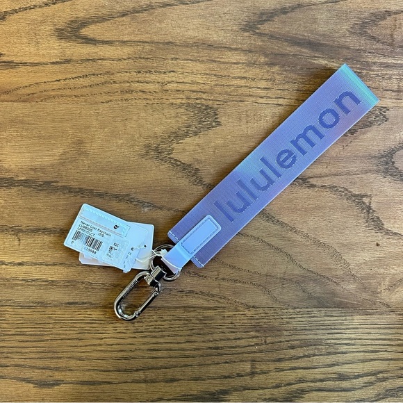 NWT Lululemon Never Lost Key Chain Lavender Frost/Galactic Cobalt - Picture 1 of 5